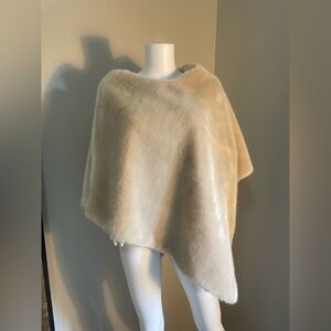 Tourance Vintage made in USA faux fur poncho. EUC!